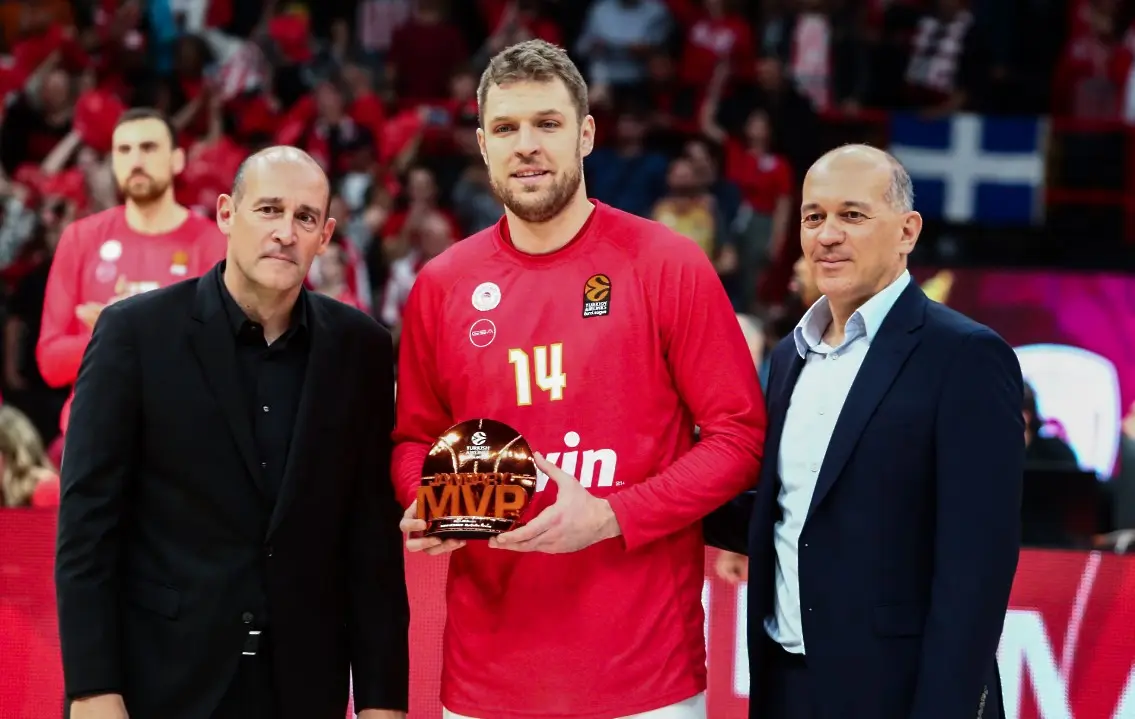 Александър Везенков / x.com/Olympiacos_BC