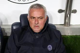 Моуриньо с нов каприз, иска нападател на Милан във Фенербахче