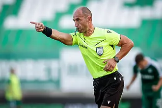 Валентин Железов свири Ботев Враца - Славия