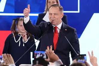 Как от футболен хулиган се става президент на Полша