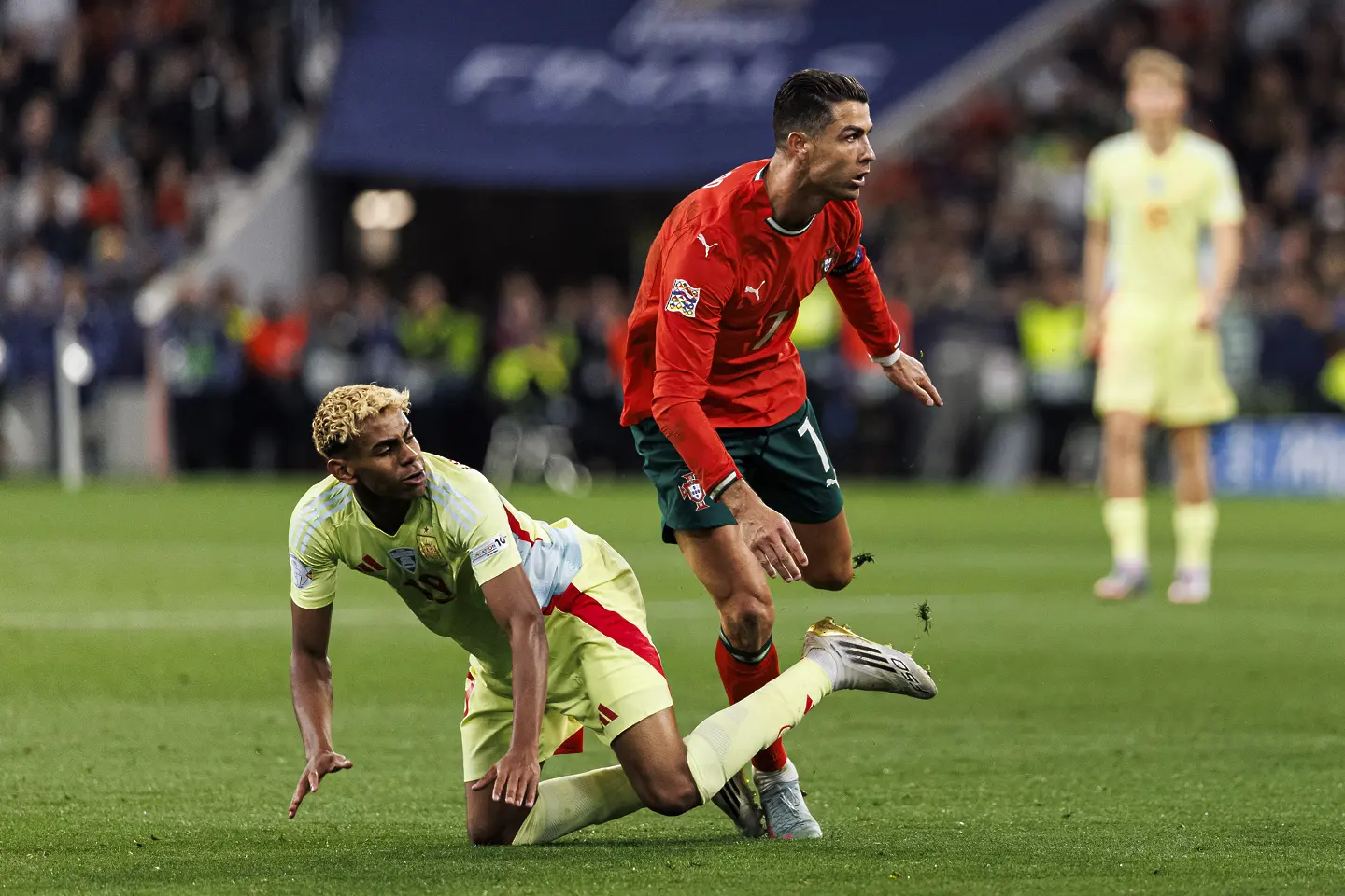 Ламин Ямал и Кристиано Роналдо / Getty Images