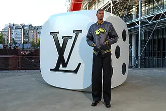 Уембаняма показа, че го бива не само в баскетбола (ВИДЕО)
