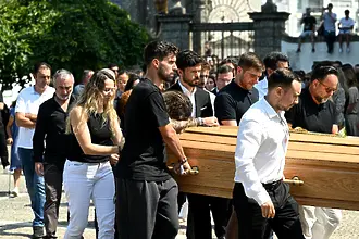 Семейството, приятелите и футболният свят се сбогуваха с Диого Жота и Андре Силва