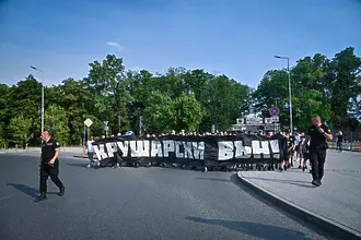 „Крушарски вън“ и блокиран булевард преди първия мач на Локо Пловдив (ВИДЕО)