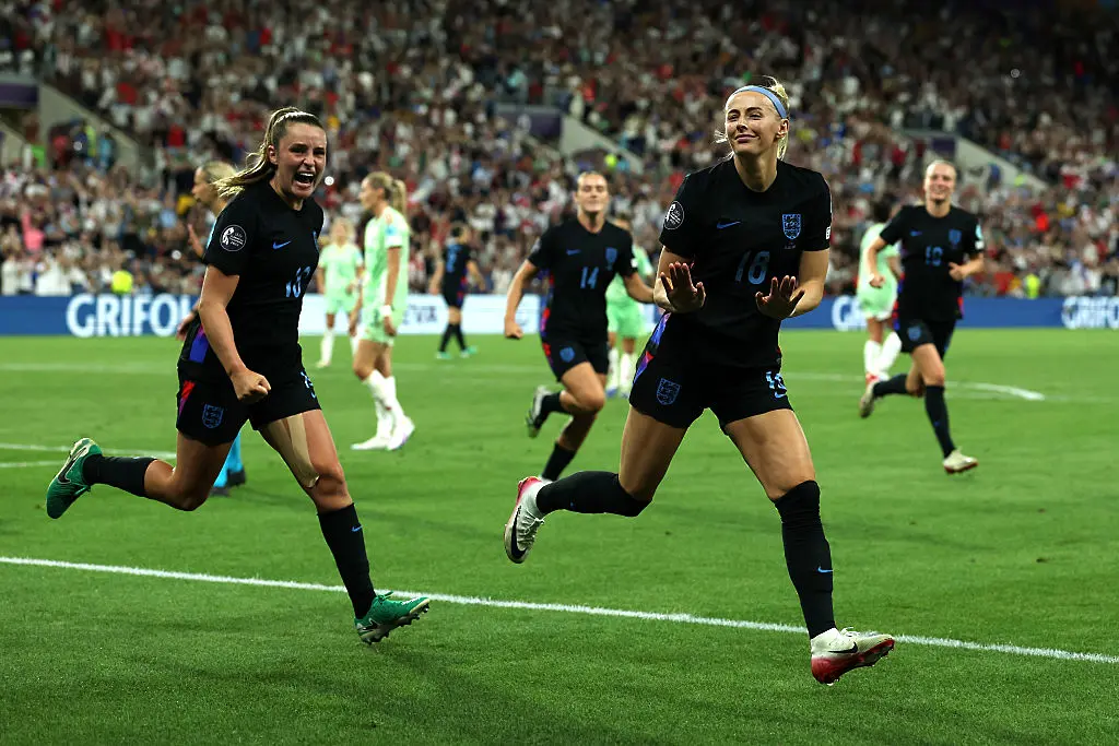 Англия се радва след гол / Getty Images 