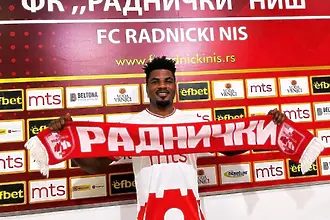 Спрягат ганайски футболист за Левски 