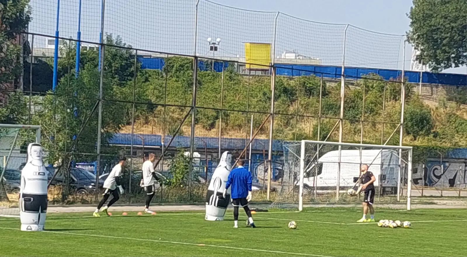 Левски възстановява, но Вуцов не почива