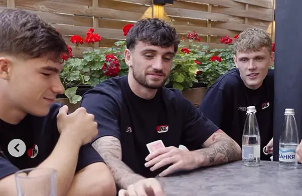 Трой Парът / www.instagram.com/azalkmaar/