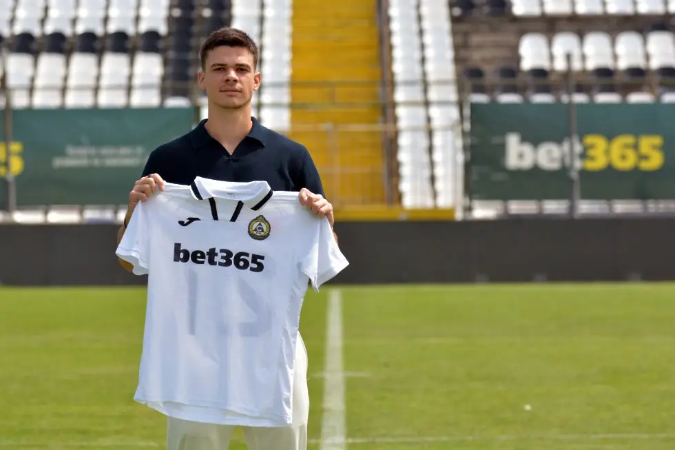 Никола Савич / pfcslavia.com