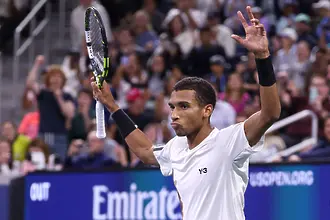 Оже-Алиасим изхвърли Зверев от US Open