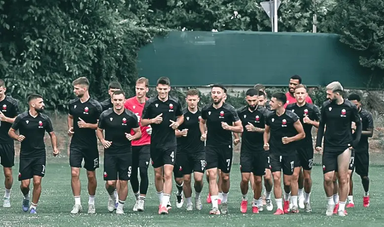 Шкендия пристигна в Разград след двудневно пътуване с автобус