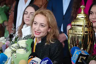 Антоанета Стефанова с победа в Самарканд, Салимова и Чепаринов завършиха реми