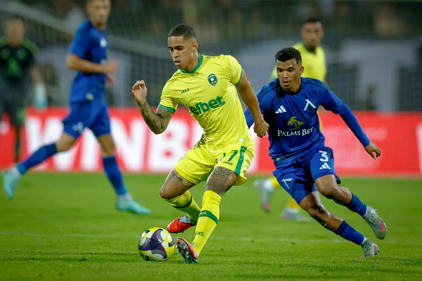 Ерик Маркус срещу Майкон / startphoto.bg