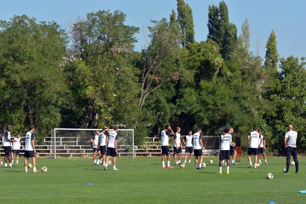 pfcslavia.com