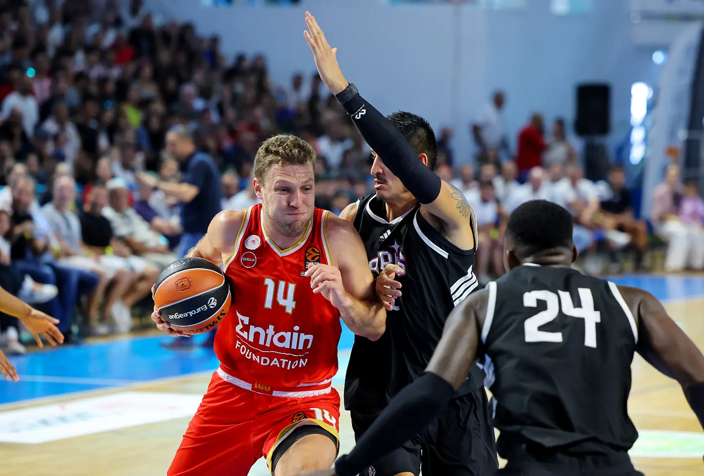 Александър Везенков / x.com/Olympiacos_BC