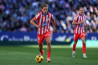 Атлетико иска да удължи договора на ключов футболист