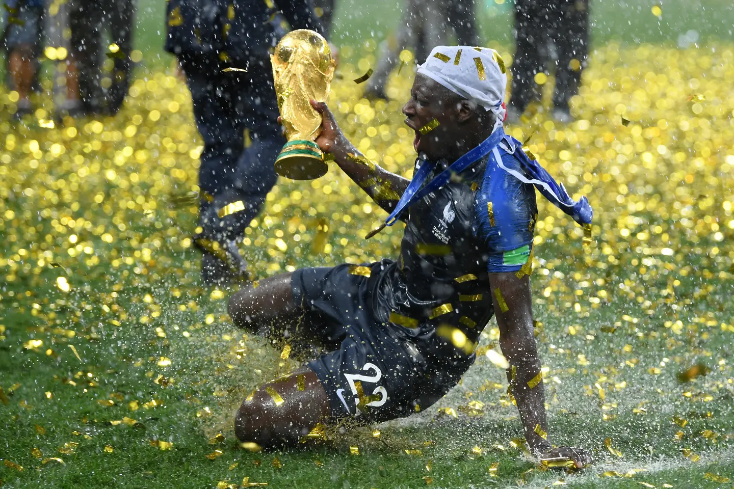 Бенжамен Менди със световната титла през 2018 година / Getty Images
