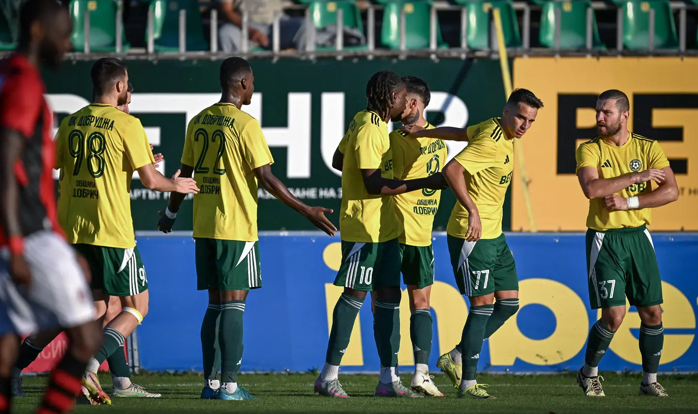 Добруджа се радва след гол / startphoto.bg 