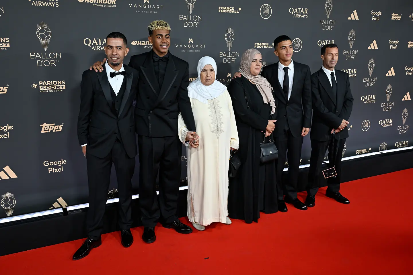 Ламин Ямал и Мунир Насрауи / Getty Images