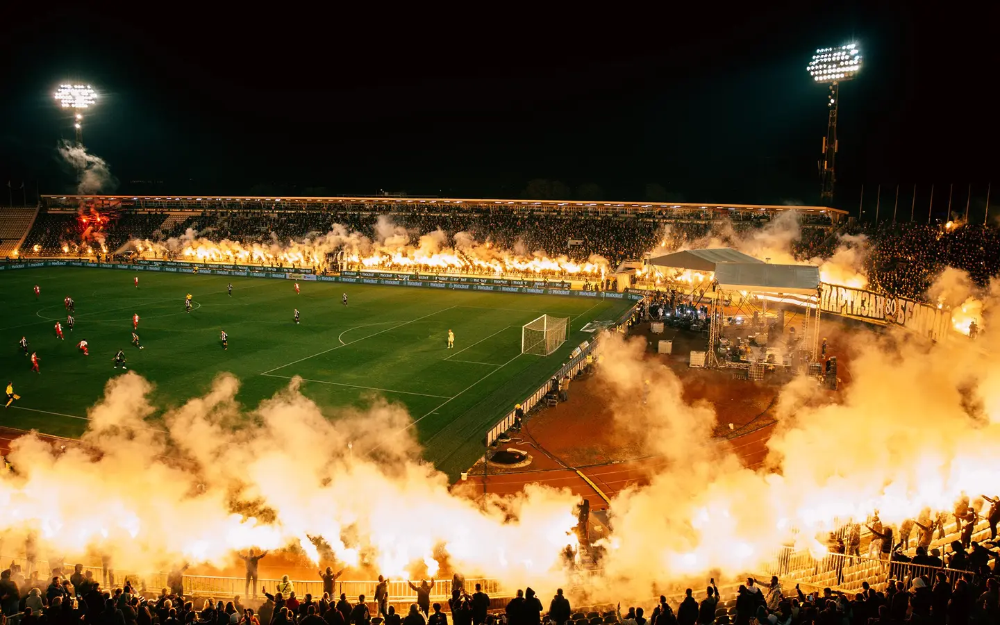 ЮНА по време на Партизан - Войводина / X/ FK Partizan