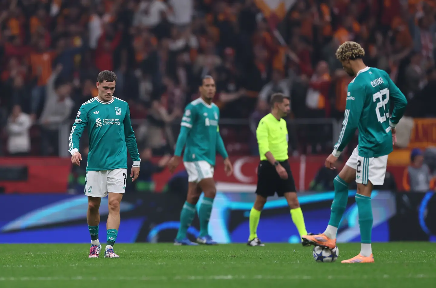 Юго Екитике и Флориан Вирц / Getty Images