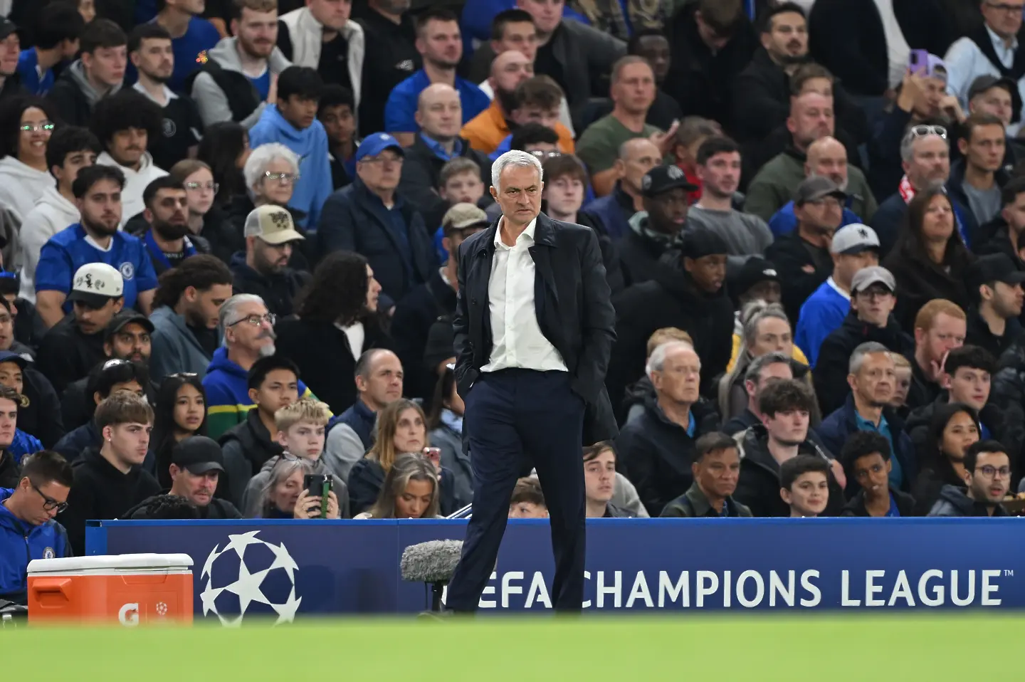 Радостта е за Челси, автогол вгорчи завръщането на Моуриньо на „Стамфорд Бридж“