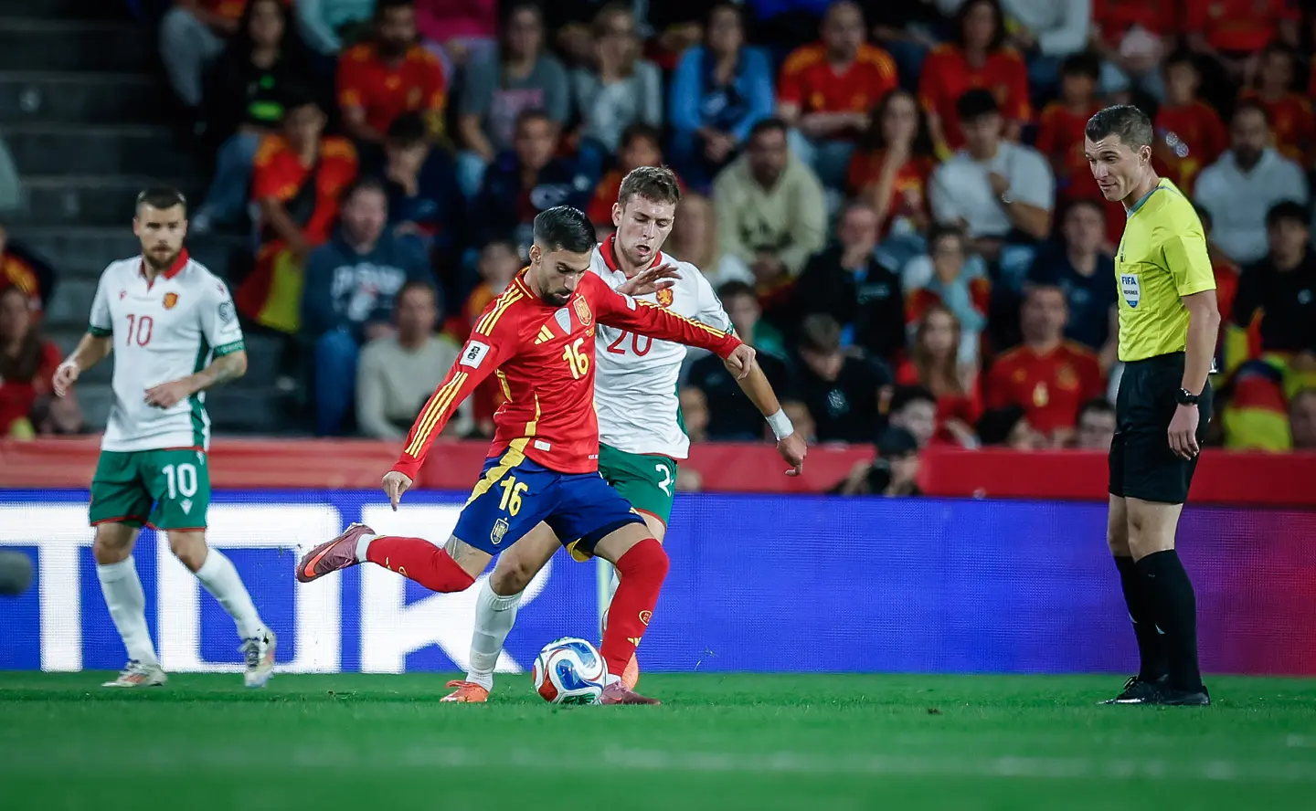 Само със Светльо Вуцов не става, 1:16, Испания гледа смело към Световното