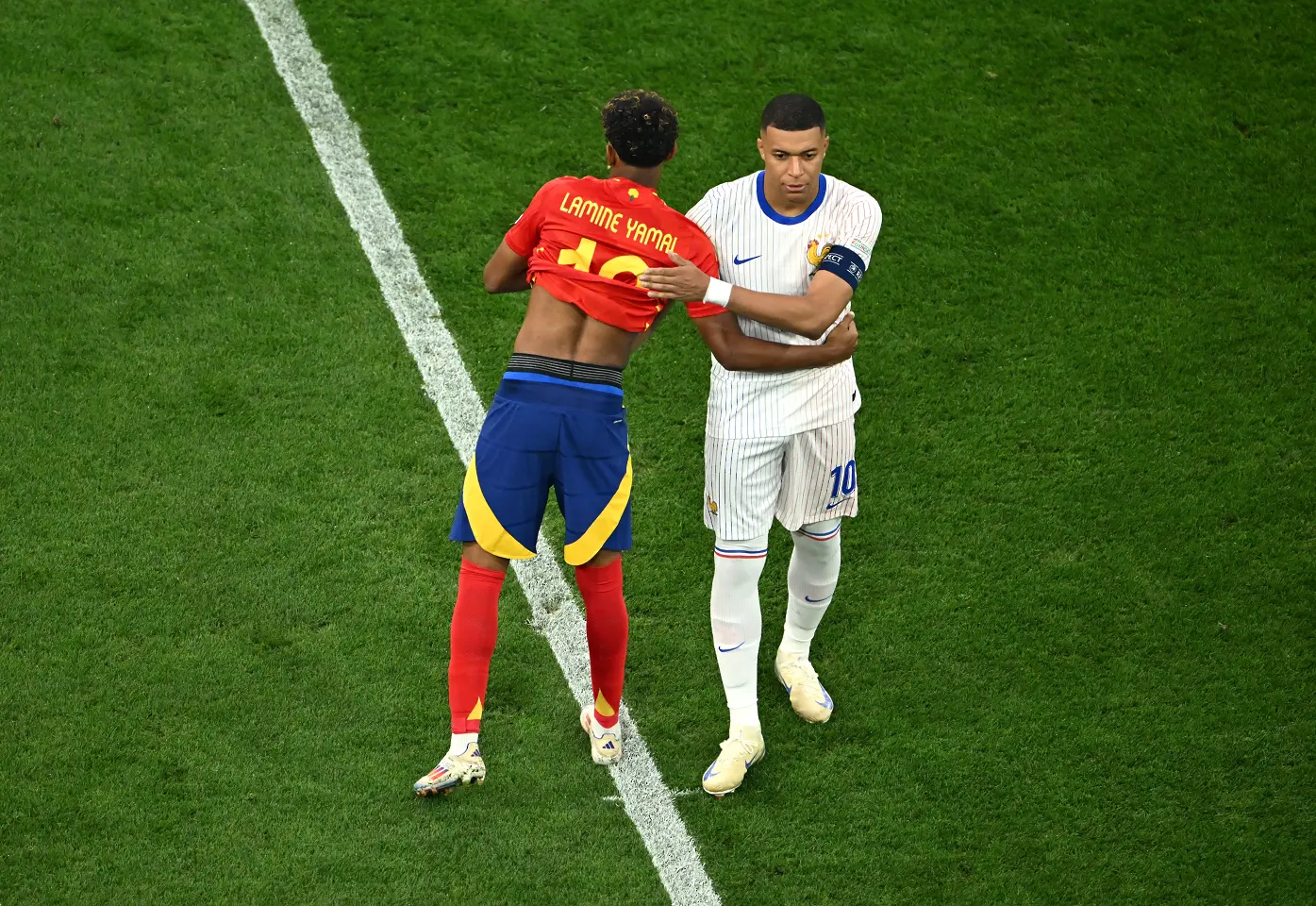 Килиан Мбапе и Ламин Ямал / Getty Images 