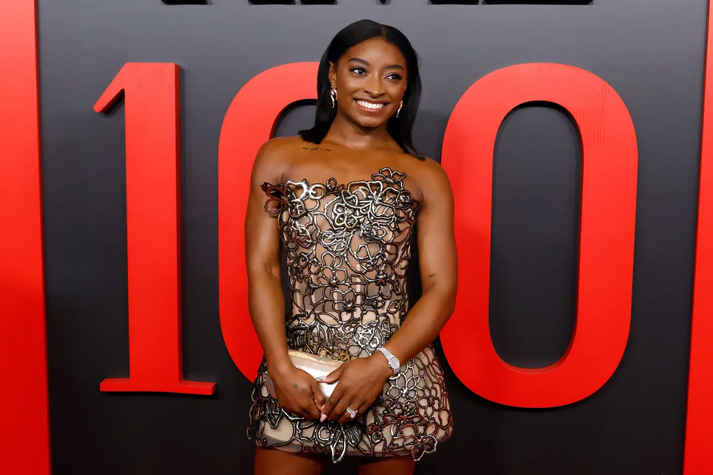 Симон Байлс покори Лас Вегас: бляскава фотосесия и диви партита