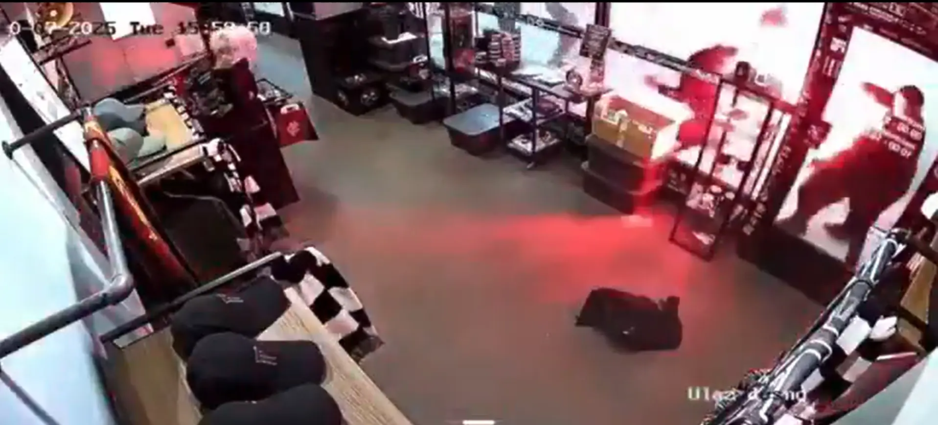 Бой между фенове на Партизан и Цървена звезда / X/Hooligans.cz