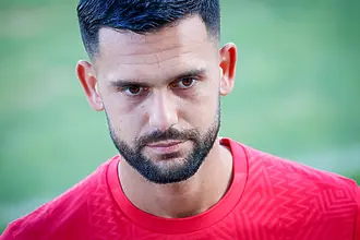 Митов и Абърдийн с важен успех срещу пряк конкурент 