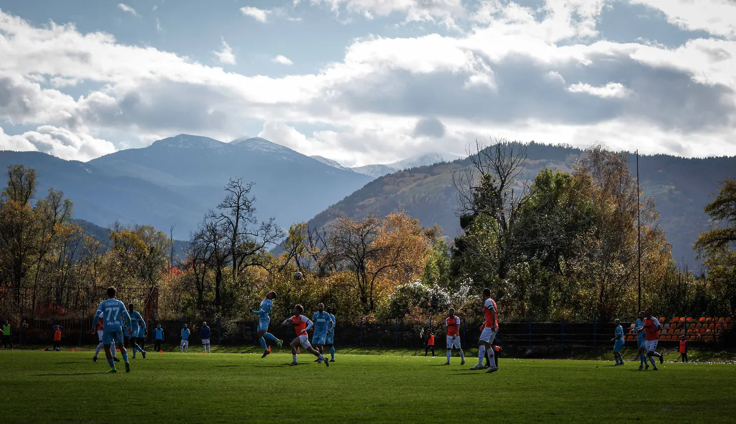 Стадион Искър в Самоков / startphoto.bg