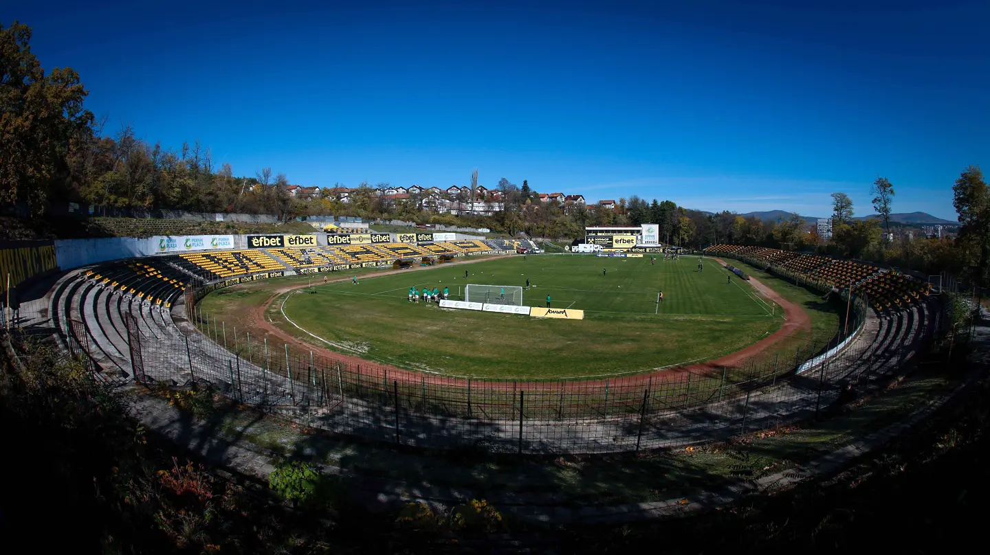 Стадион Миньор, Перник / startphoto.bg