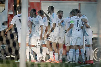 На живо: Левски поведе в Пазарджик с дебютен гол, греда за Хебър