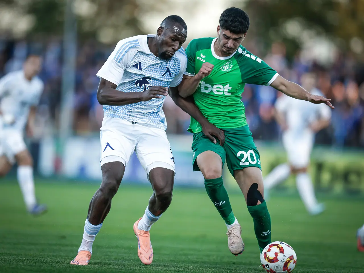 Мустафа Сангаре, Виктор Любенов / startphoto.bg