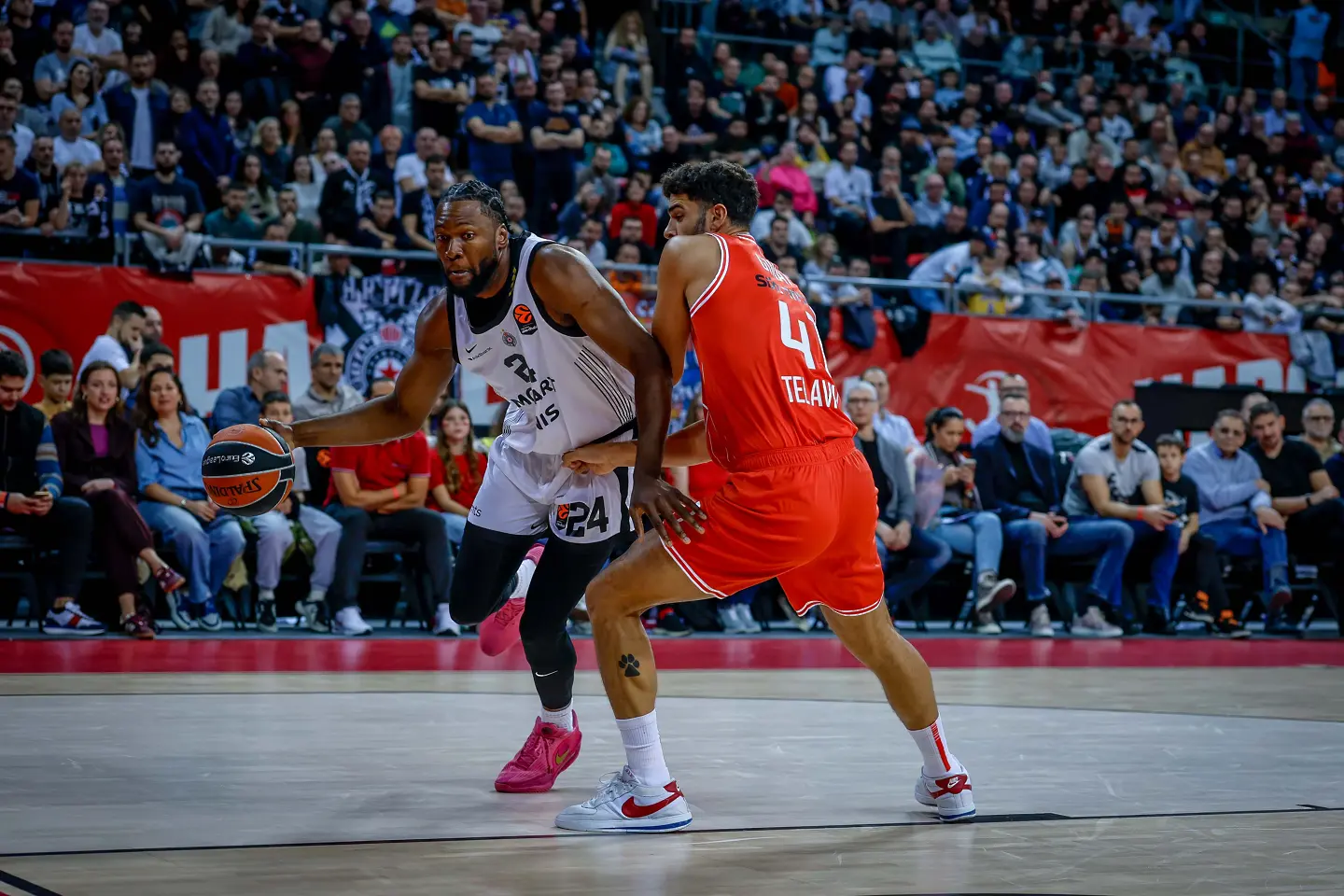 Апоел Тел Авив - Партизан / startphoto.bg