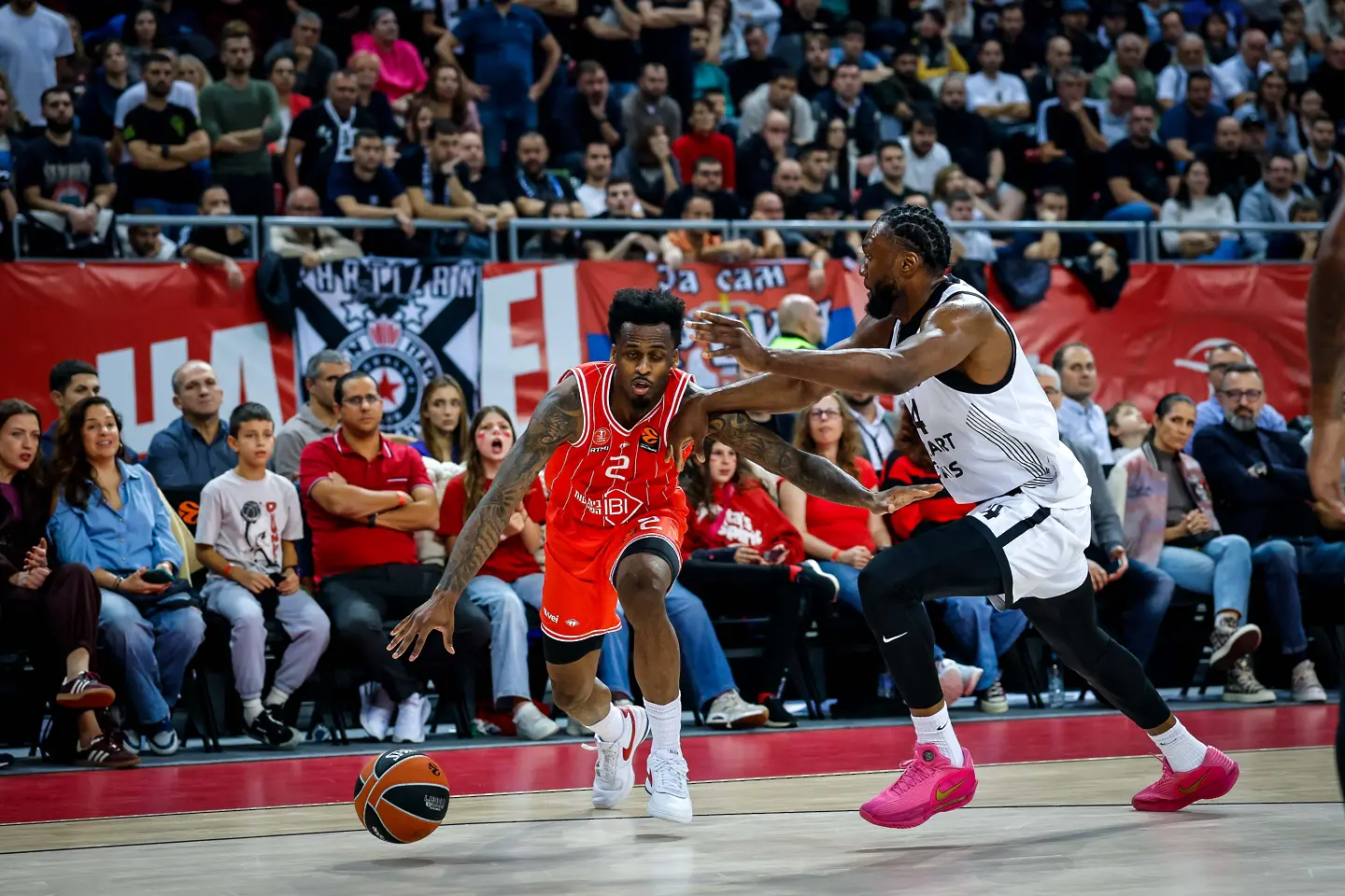 Апоел Тел Авив - Партизан / startphoto.bg