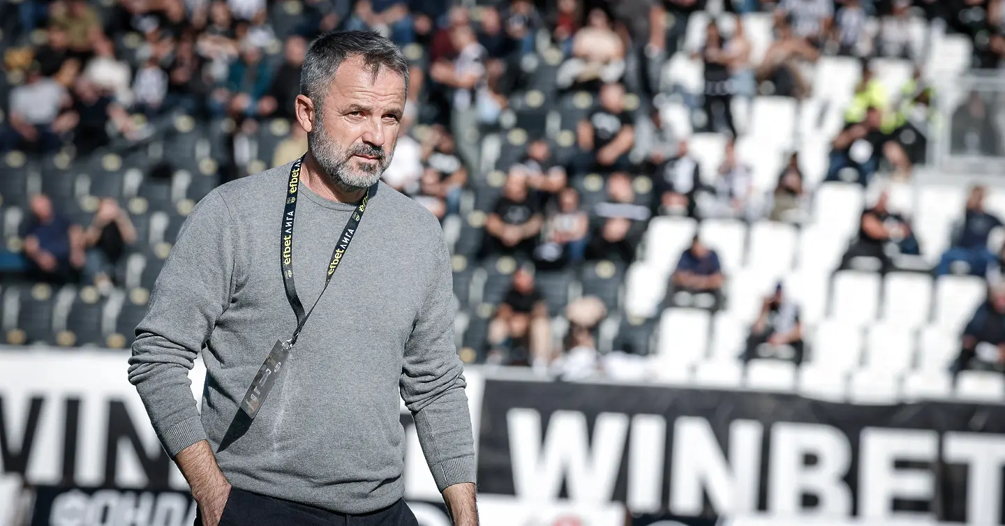 В Деня на народните будители: Прекратиха Локомотив Пловдив - Ботев Пловдив след скандал (ВИДЕО)