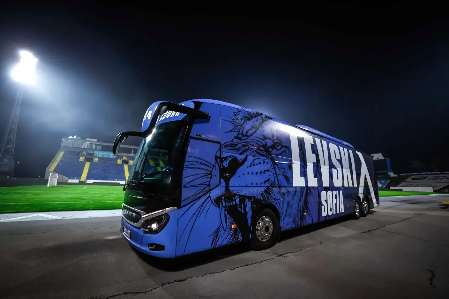 Нов автобус на Левски / levski.bg