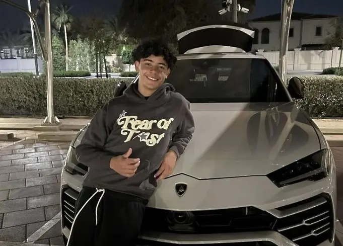 Едва на 15 години - синът на Кристиано Роналдо си подари първа кола за 265 000 евро