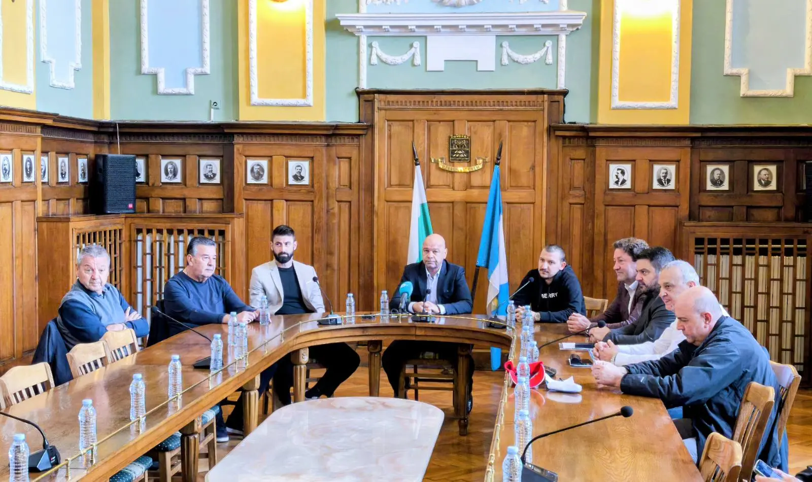 Димитър Илиев, Костадин Димитров, Тодор Неделев, Атанас Узунов в Община Пловдив / dsport.bg