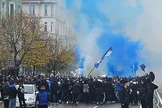 Гледайте на живо: Шествията на феновете на Левски и ЦСКА преди дербито 