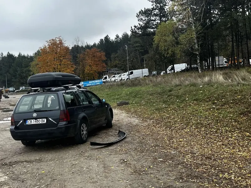 Пострадала кола след сблъсък с автобуса с Ботев Враца / Снимка: bulnews.bg