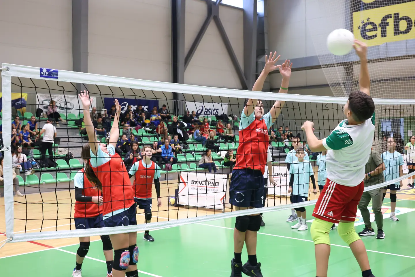 В Стара Загора започна волейболният турнир "Малки великани"