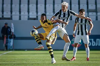 На живо: Ботев Пловдив поведе на Локомотив Пловдив, ВАР отмени гол на домакините