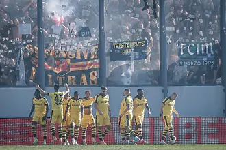 На фона на нерешеното дерби: Ботев Пловдив ликува с феновете си на „Лаута“ (ВИДЕО)