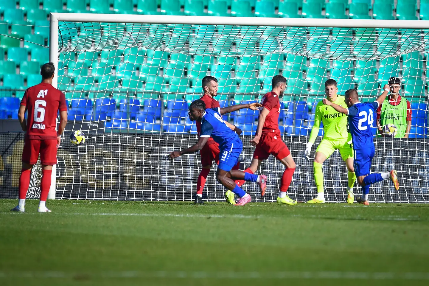 Филип Ежике / startphoto.bg