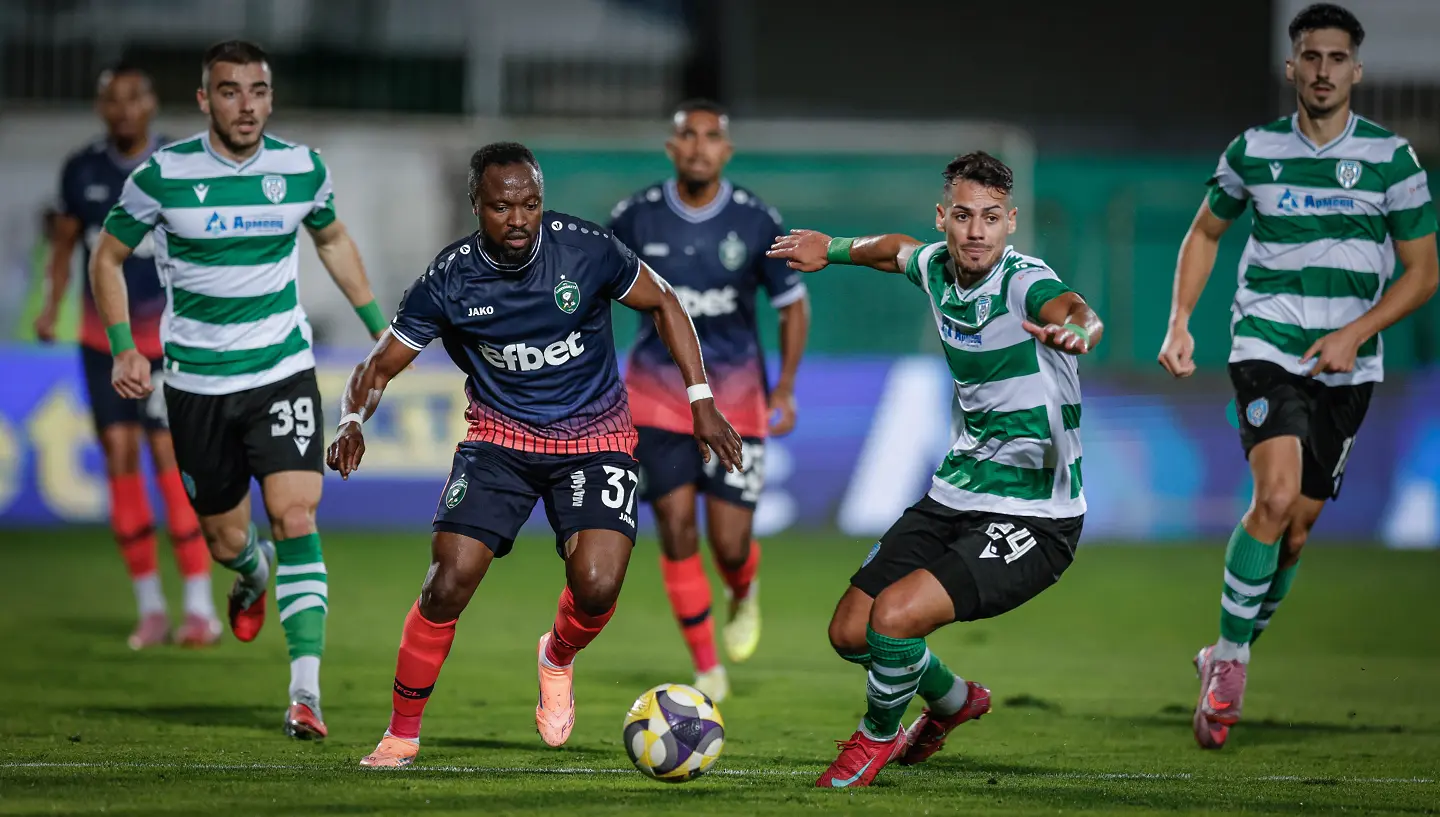 Бърнард Текпетей, Давид Телеш / startphoto.bg