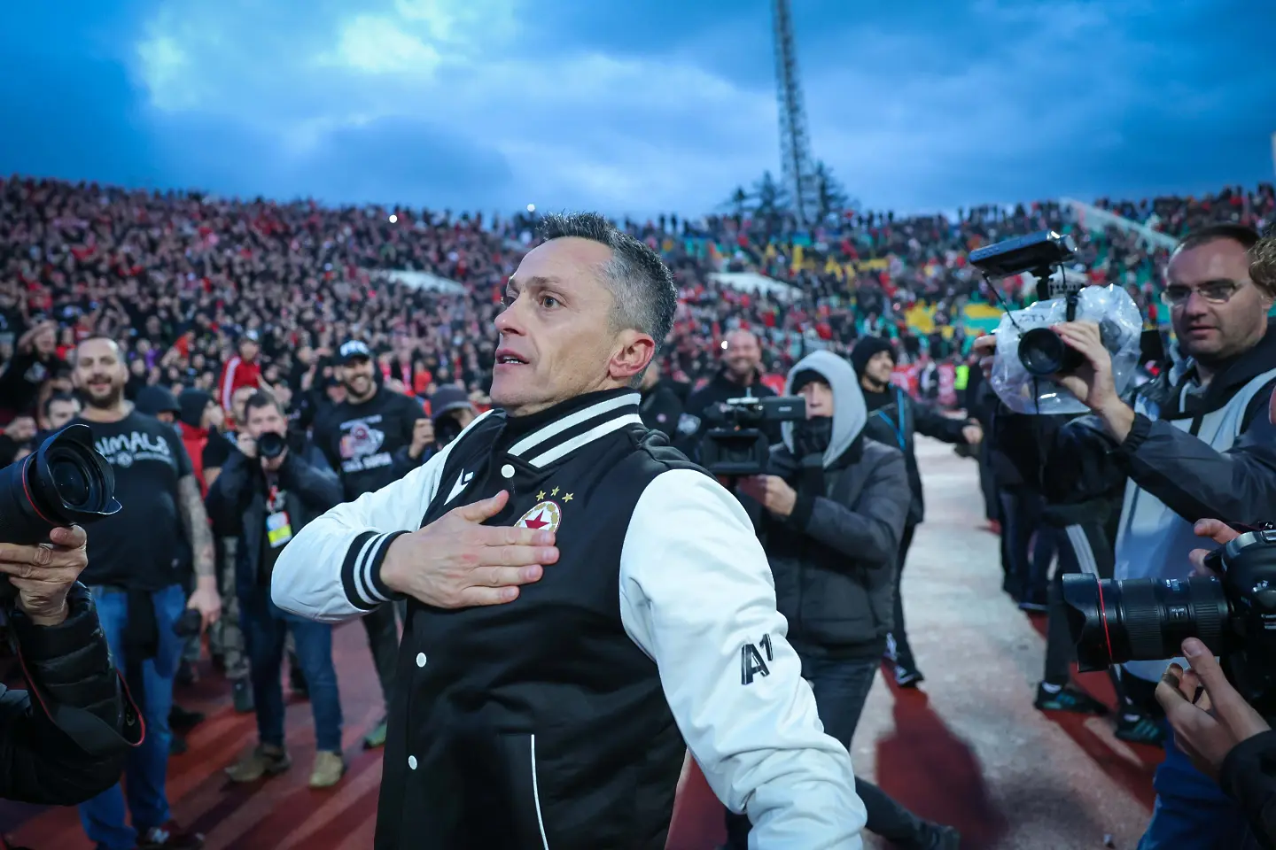 Радостта на играчите на ЦСКА след успеха над Левски (ГАЛЕРИЯ)