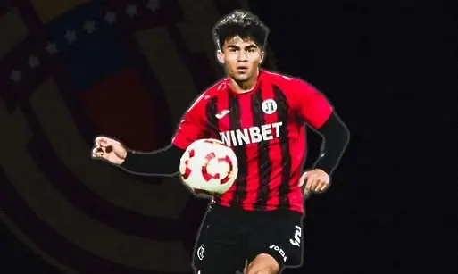 Адриан Кова